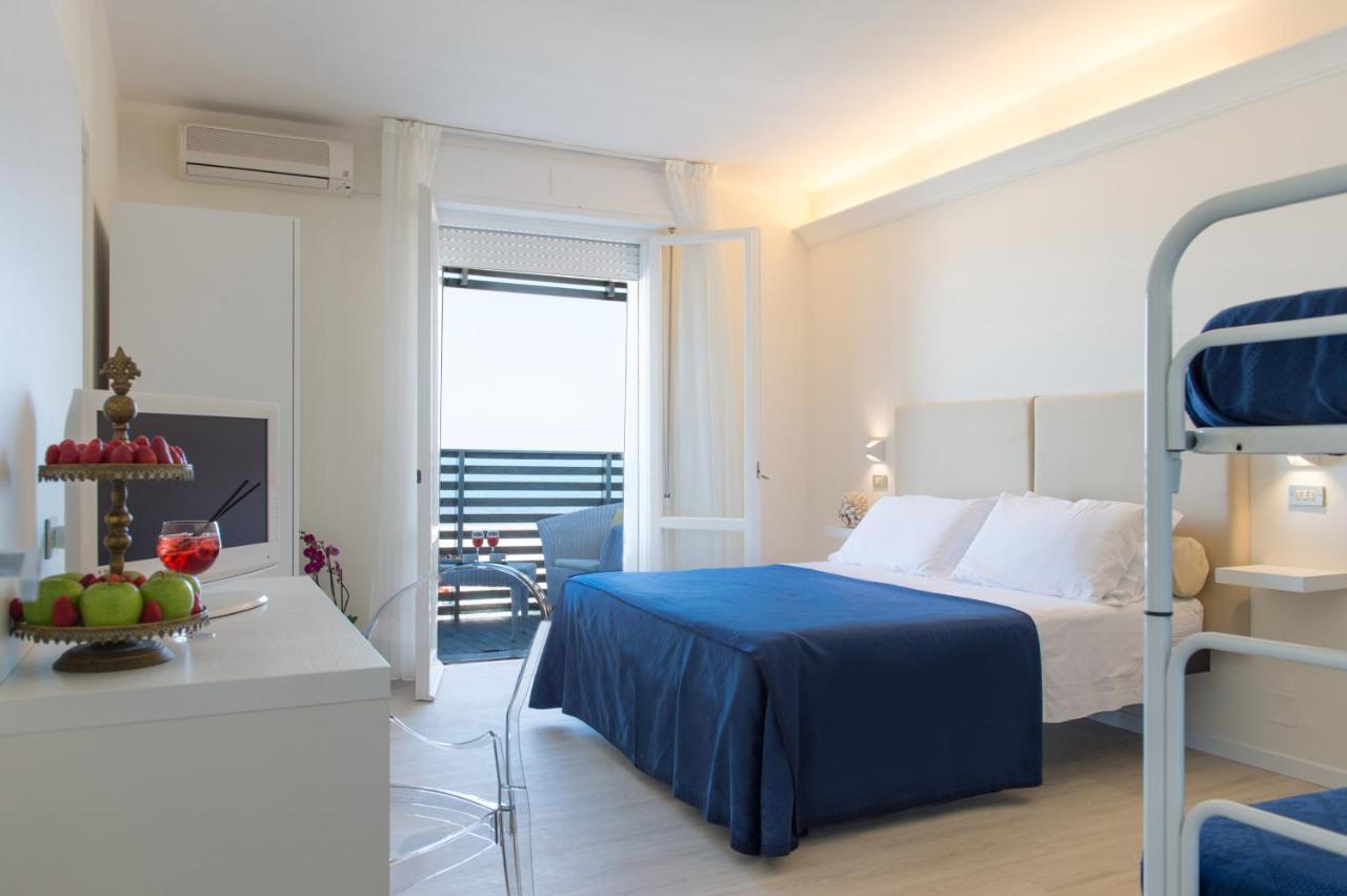Kiss Beachfront Hotel & Restaurant Cervia Zewnętrze zdjęcie