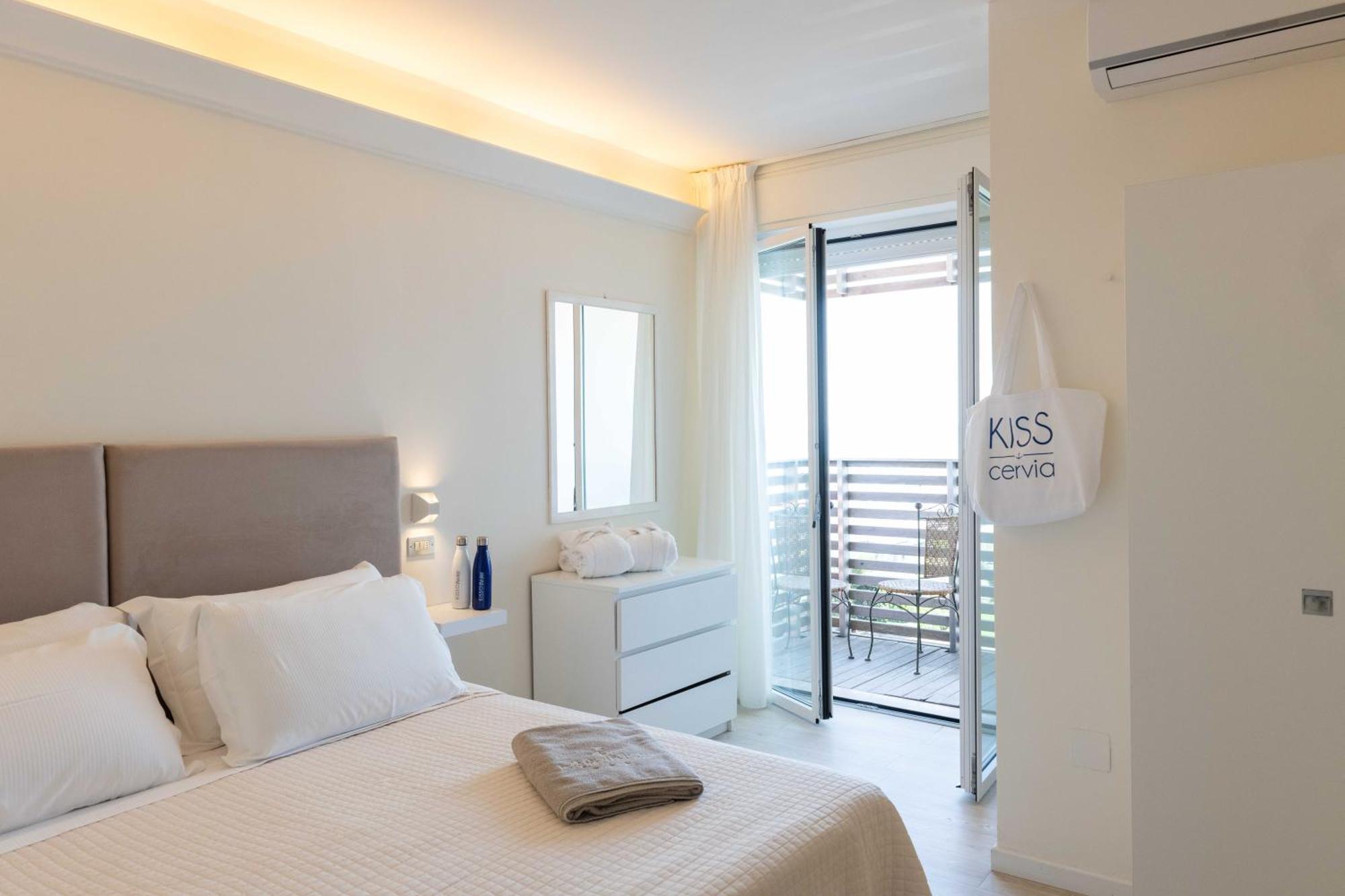 Kiss Beachfront Hotel & Restaurant Cervia Zewnętrze zdjęcie