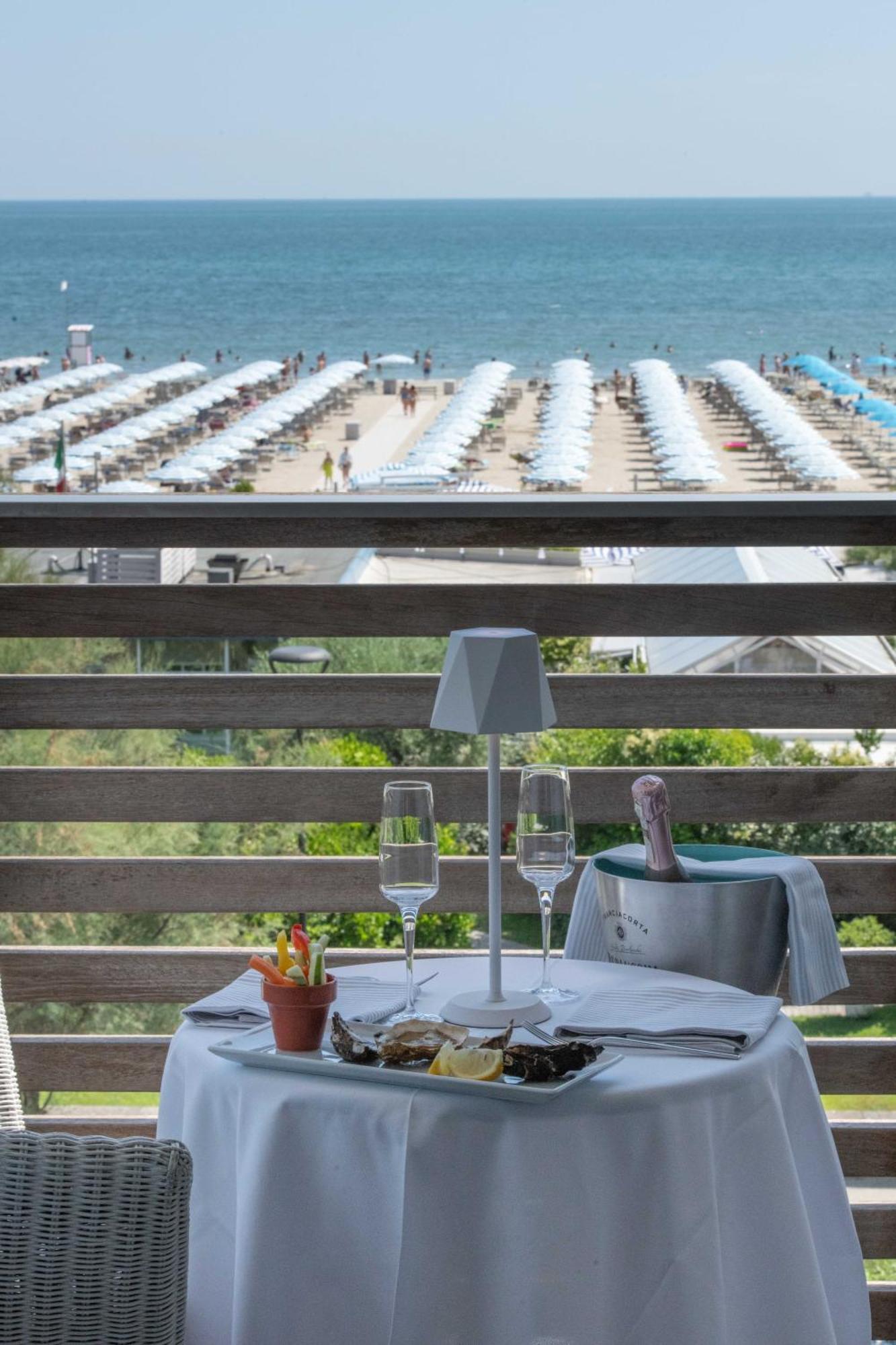 Kiss Beachfront Hotel & Restaurant Cervia Zewnętrze zdjęcie